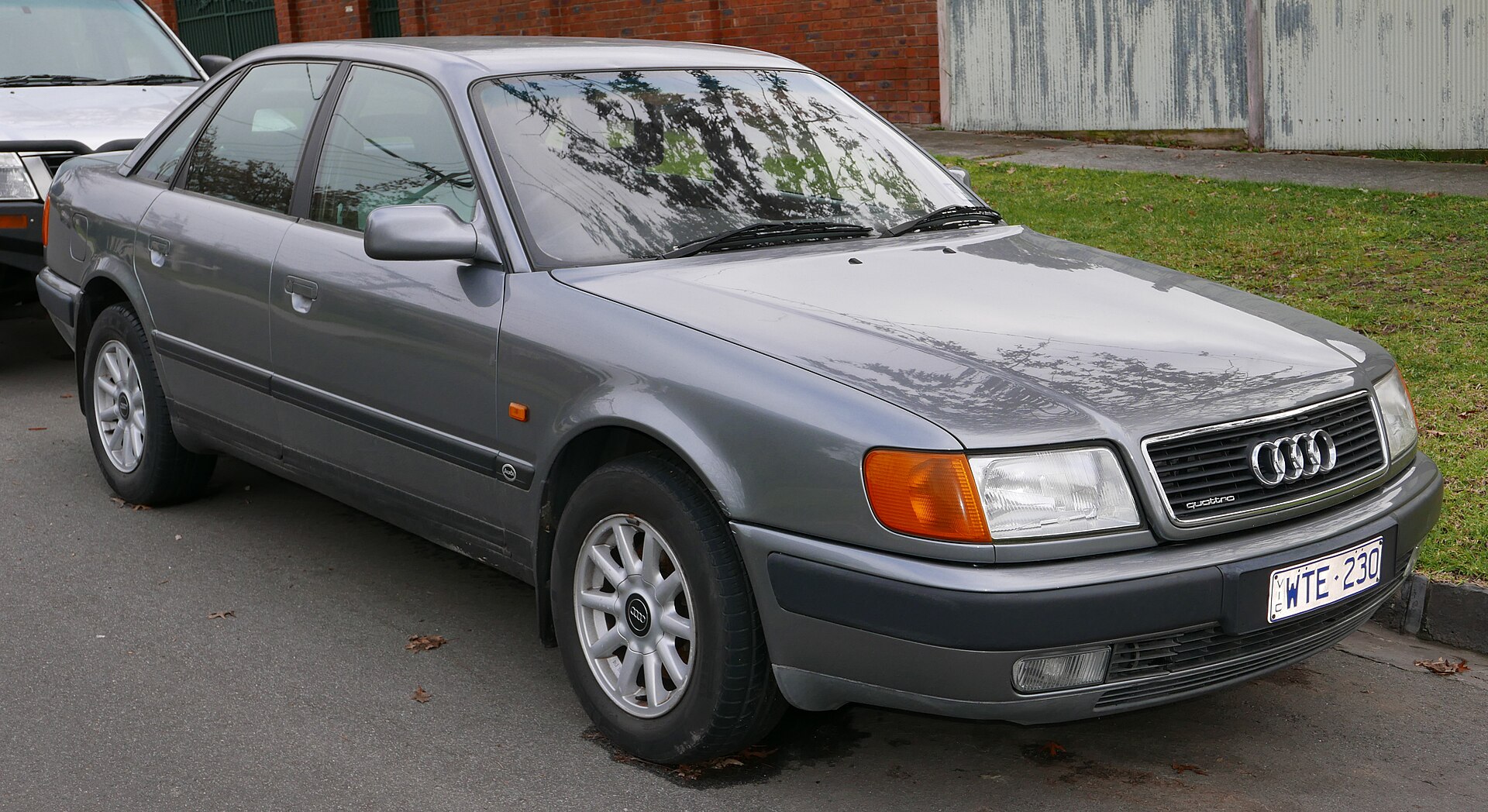 Audi S4 C4 Limousine, Performance-Sechs-Zylinder-Turbo oder V8 mit Allradantrieb