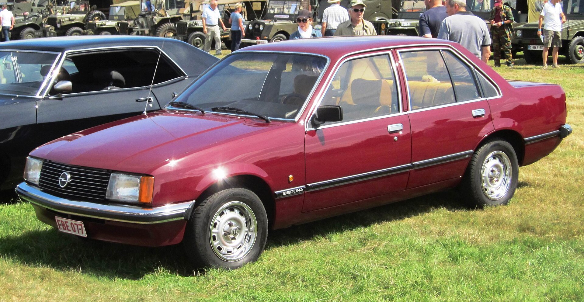 Opel Rekord E2 Limousine in Beige