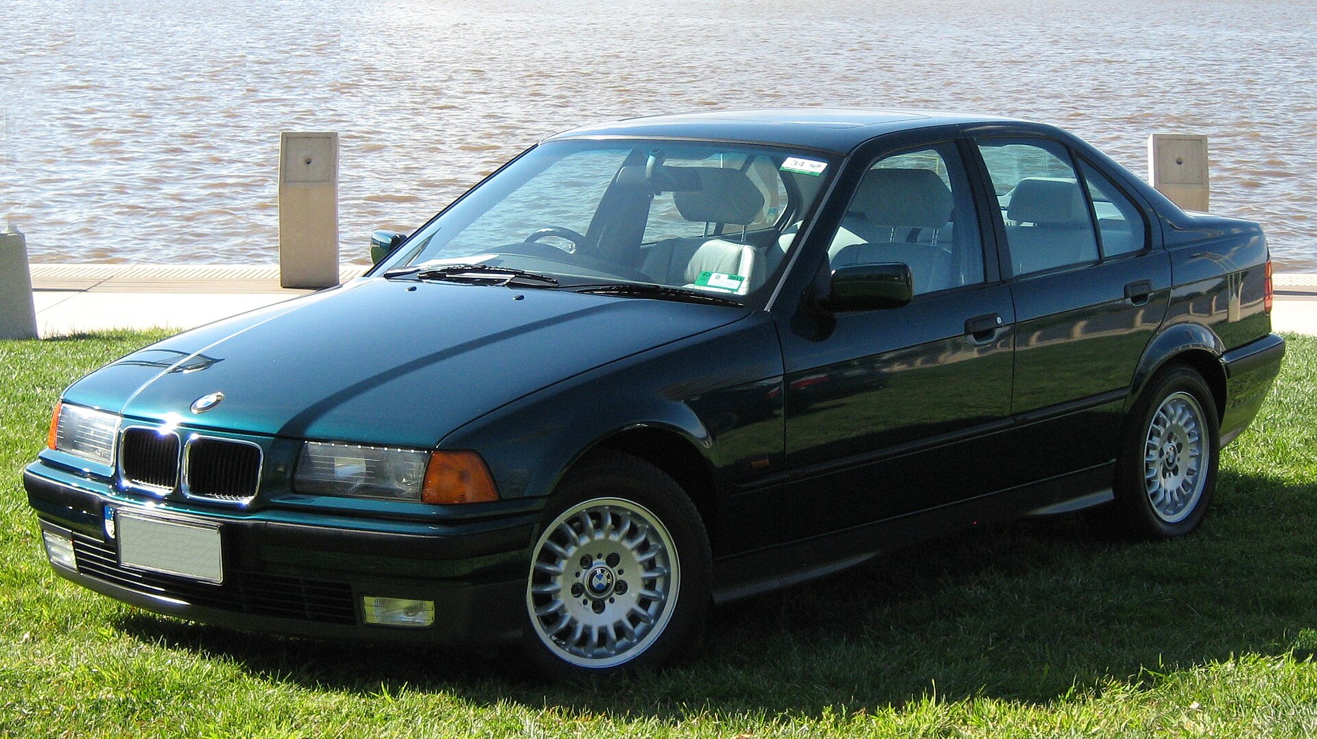 BMW E36 Limousine, BMW Klassiker