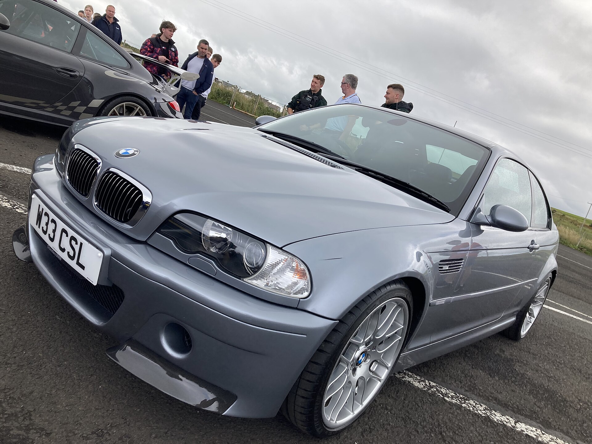 BMW E46 M3 CSL in Silvergrey mit CSL-Frontschürze und großem Lufteinlass, Frontansicht