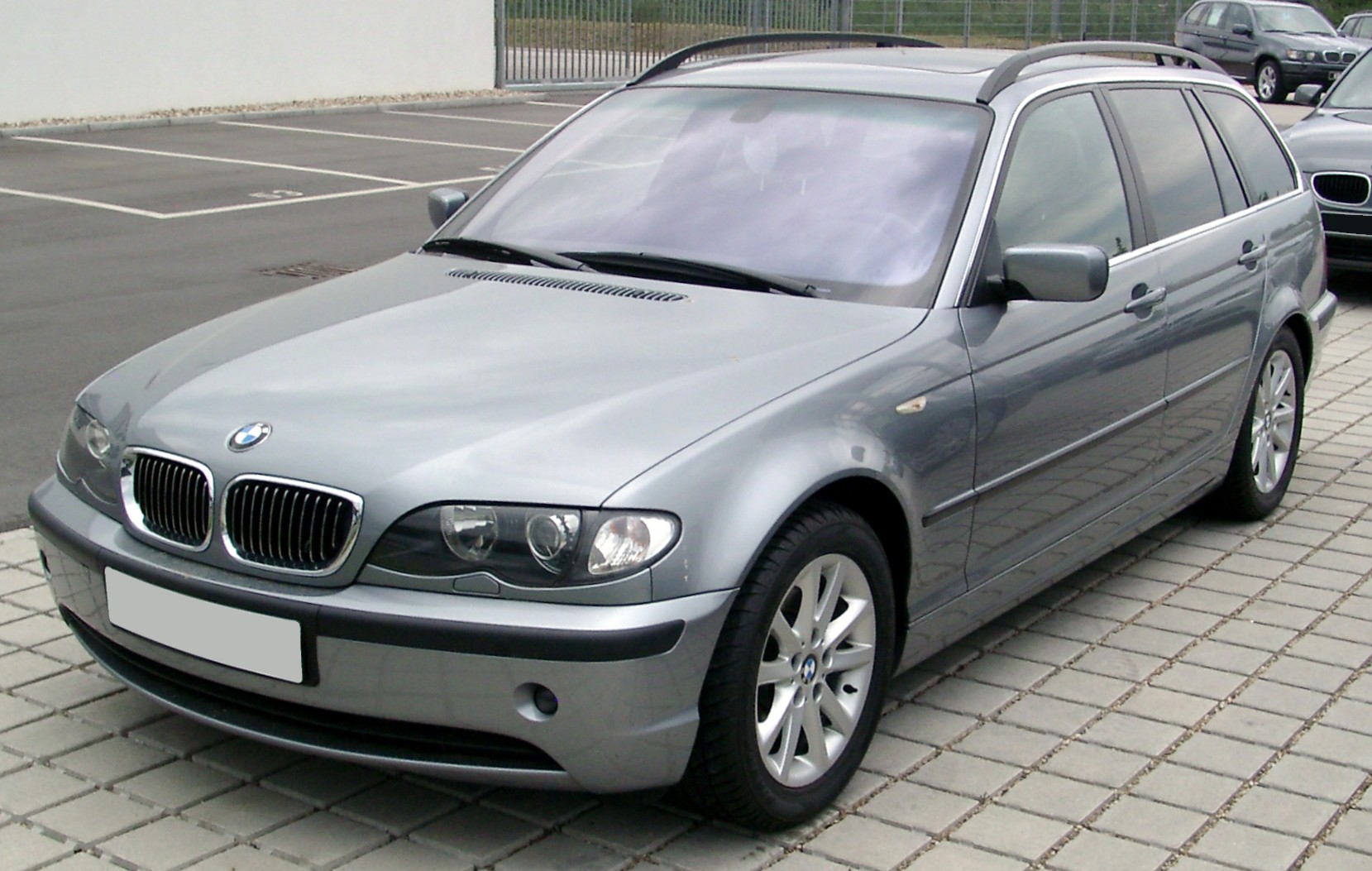 BMW E46 Touring (Kombi) in Silber, Frontansicht